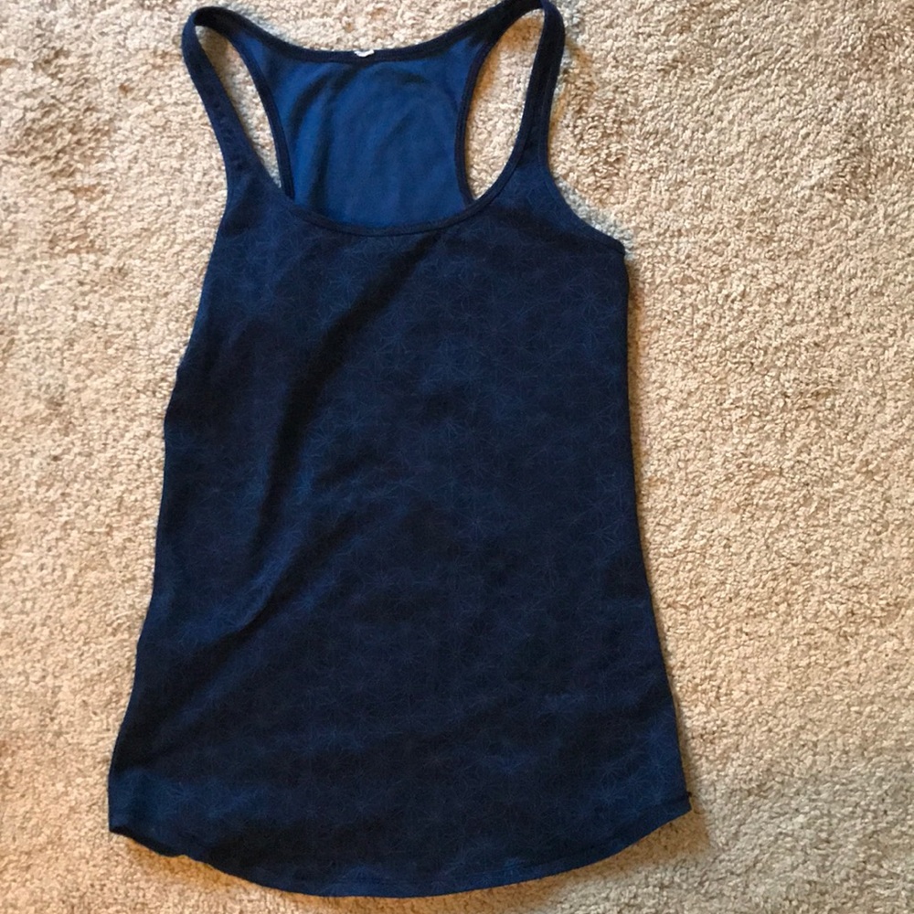 Lulu Lemon top